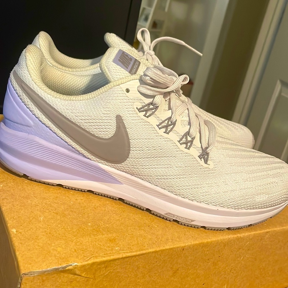 Nike zoom structure 22